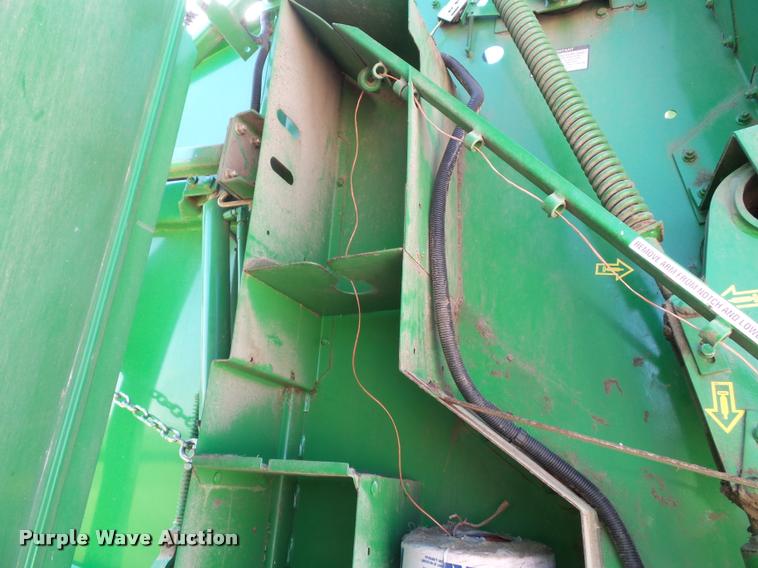 image for item J4759 2009 John Deere 568  Mega Wide Plus round baler