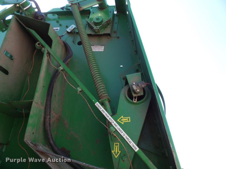 image for item J4759 2009 John Deere 568  Mega Wide Plus round baler