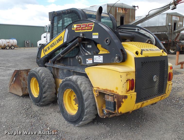 image for item K1094 2011 New Holland L225 skid steer
