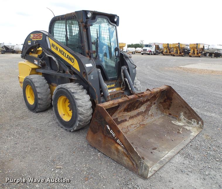 image for item K1094 2011 New Holland L225 skid steer