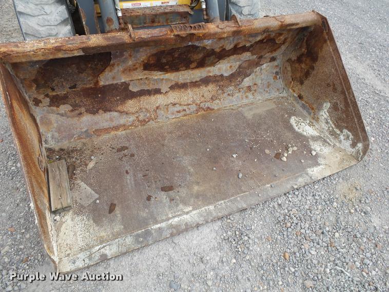 image for item K1094 2011 New Holland L225 skid steer