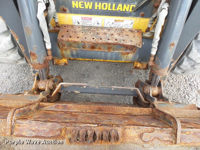 image for item K1094 2011 New Holland L225 skid steer