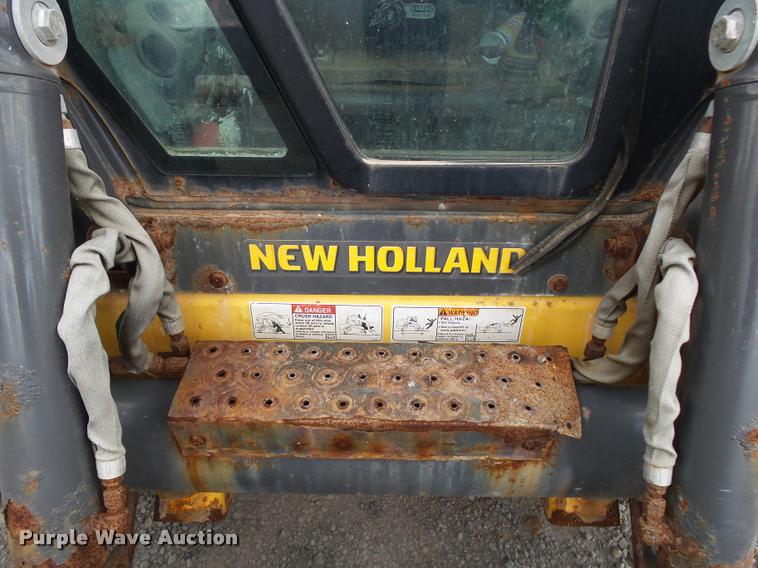image for item K1094 2011 New Holland L225 skid steer