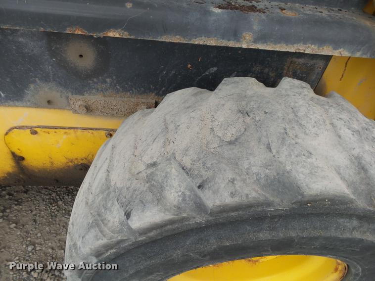 image for item K1094 2011 New Holland L225 skid steer