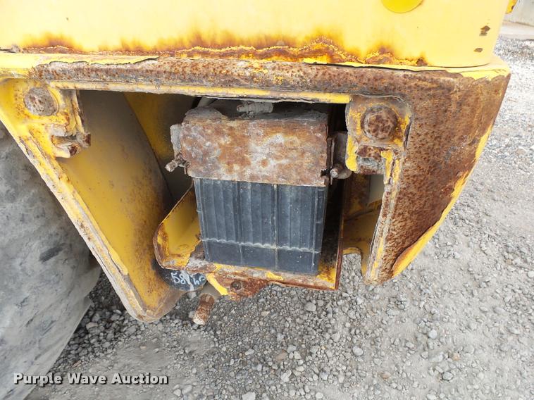 image for item K1094 2011 New Holland L225 skid steer