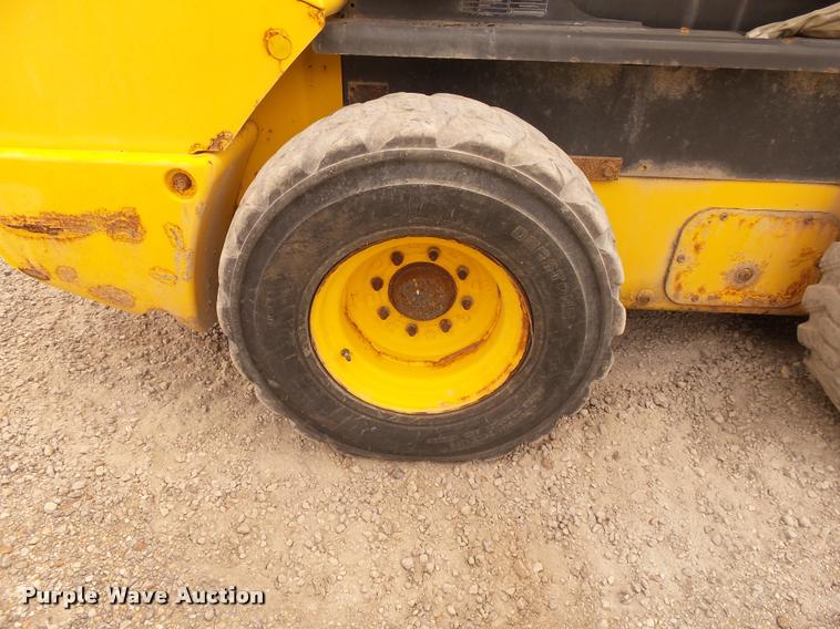 image for item K1094 2011 New Holland L225 skid steer