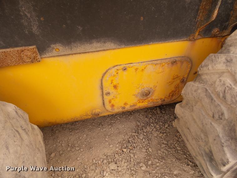 image for item K1094 2011 New Holland L225 skid steer