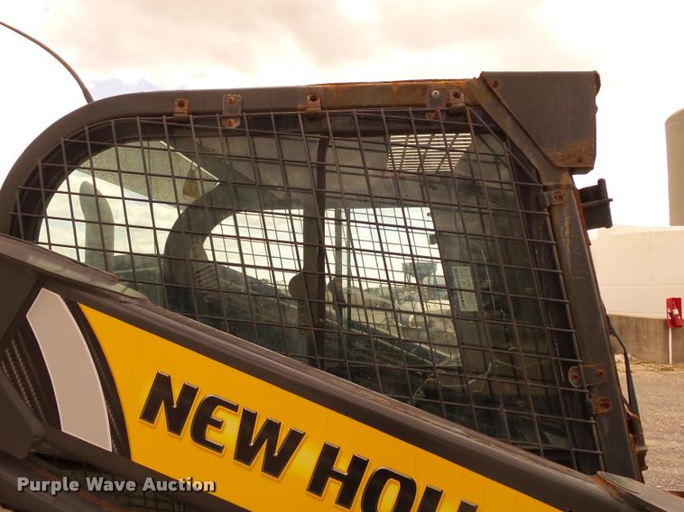 image for item K1094 2011 New Holland L225 skid steer