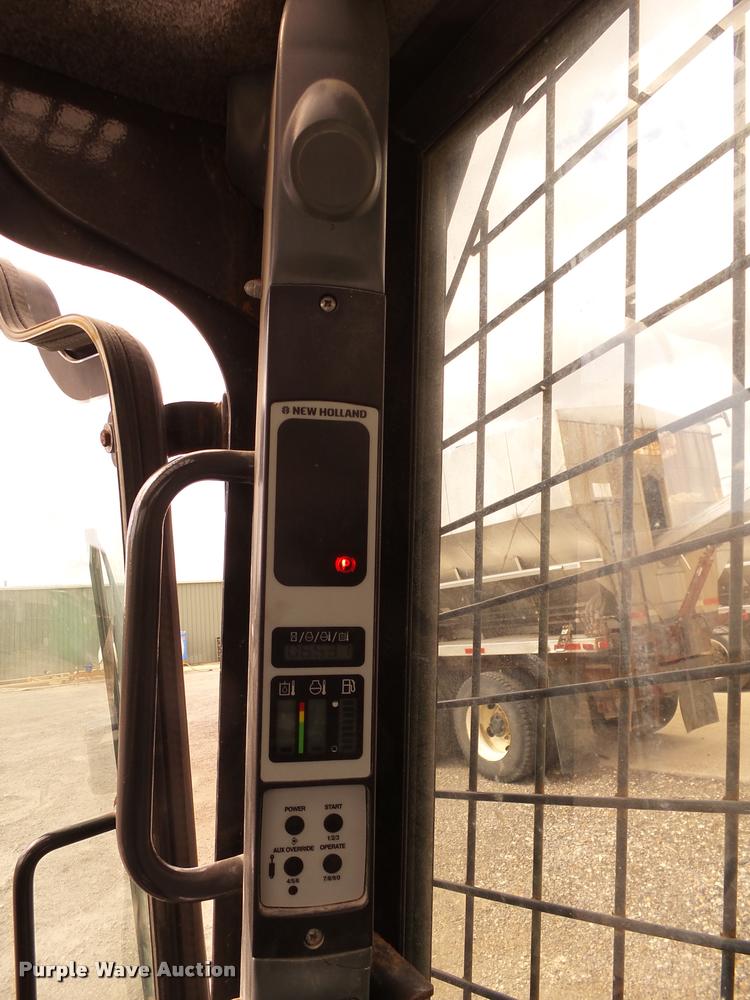 image for item K1094 2011 New Holland L225 skid steer