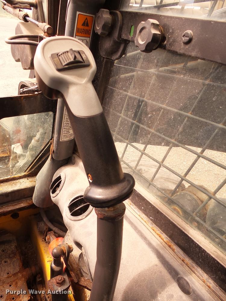 image for item K1094 2011 New Holland L225 skid steer