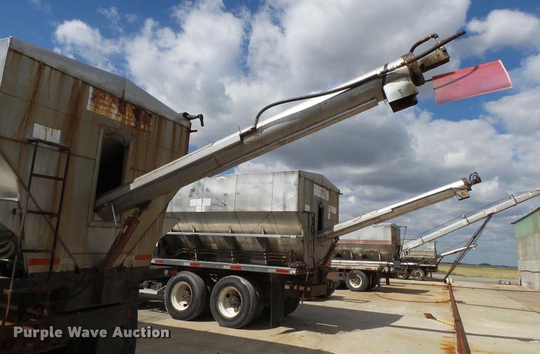 image for item K1095 2000 Mack CH613 tender truck