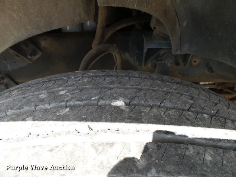 image for item K1095 2000 Mack CH613 tender truck