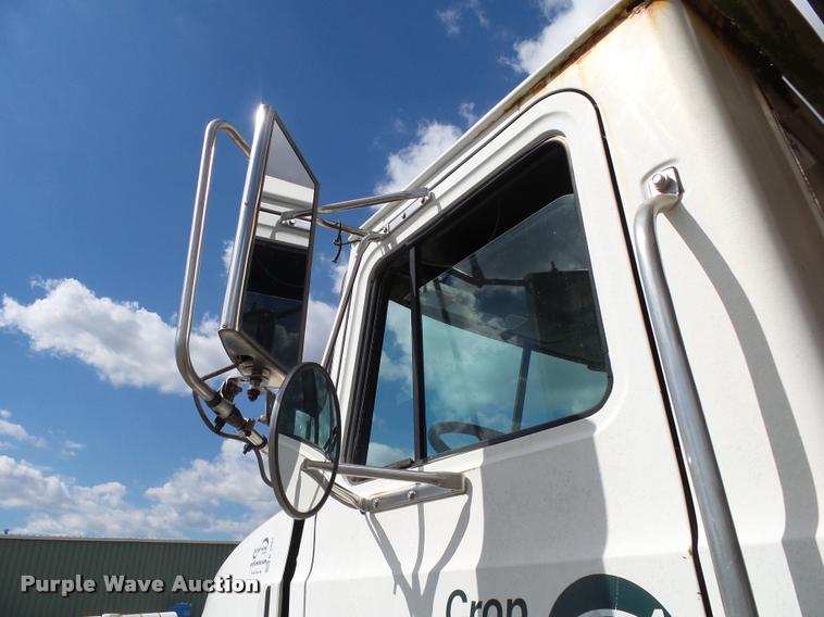 image for item K1095 2000 Mack CH613 tender truck