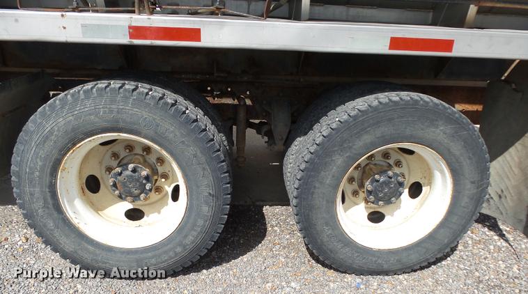 image for item K1095 2000 Mack CH613 tender truck