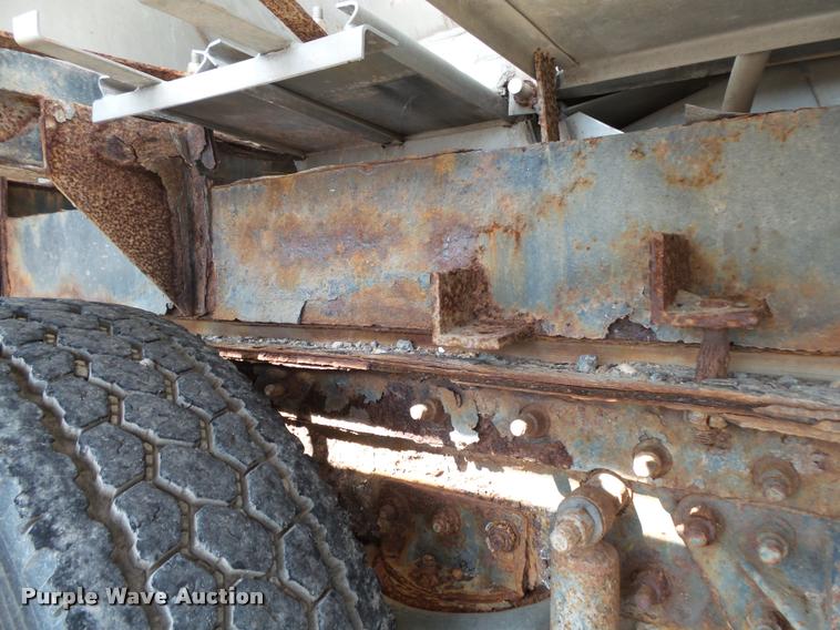 image for item K1095 2000 Mack CH613 tender truck