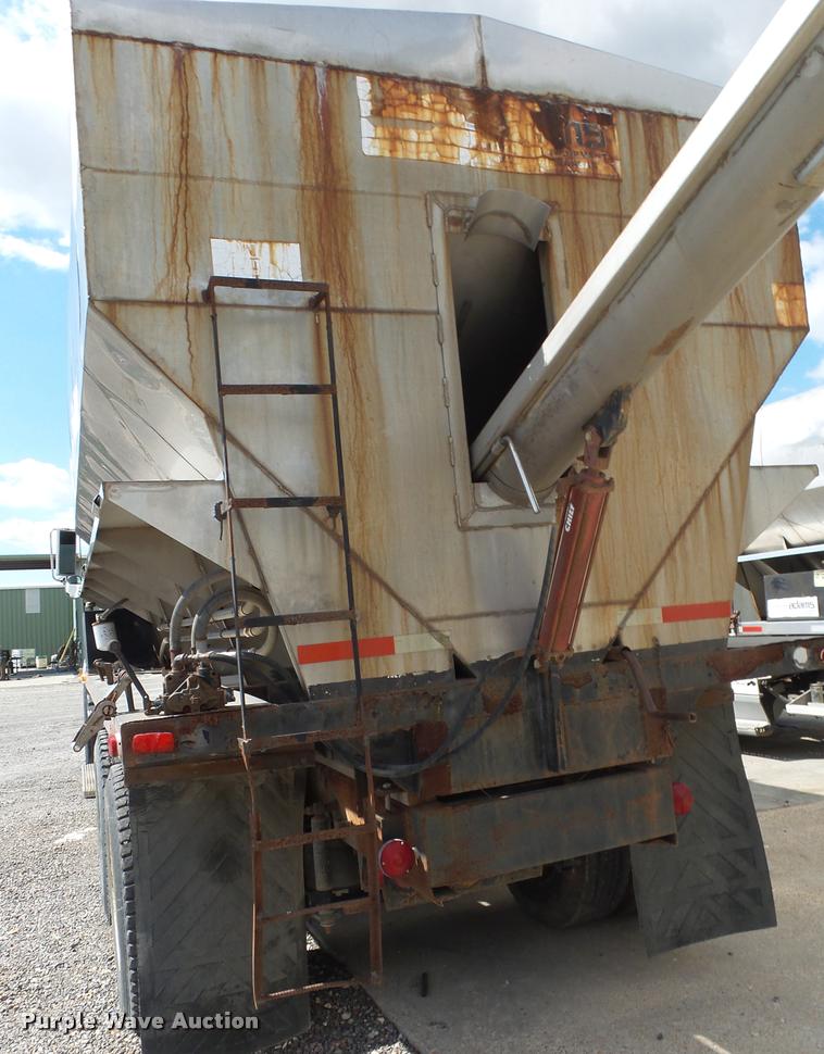 image for item K1095 2000 Mack CH613 tender truck