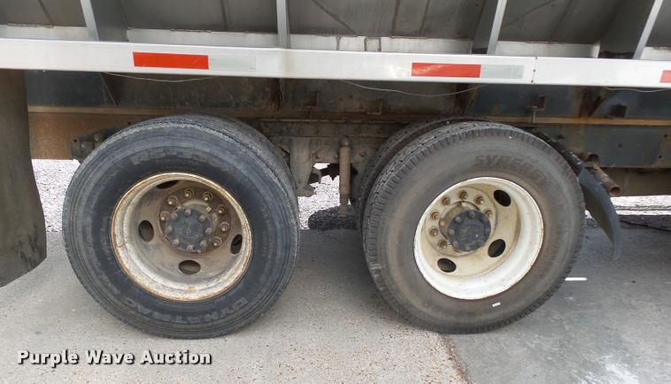 image for item K1095 2000 Mack CH613 tender truck