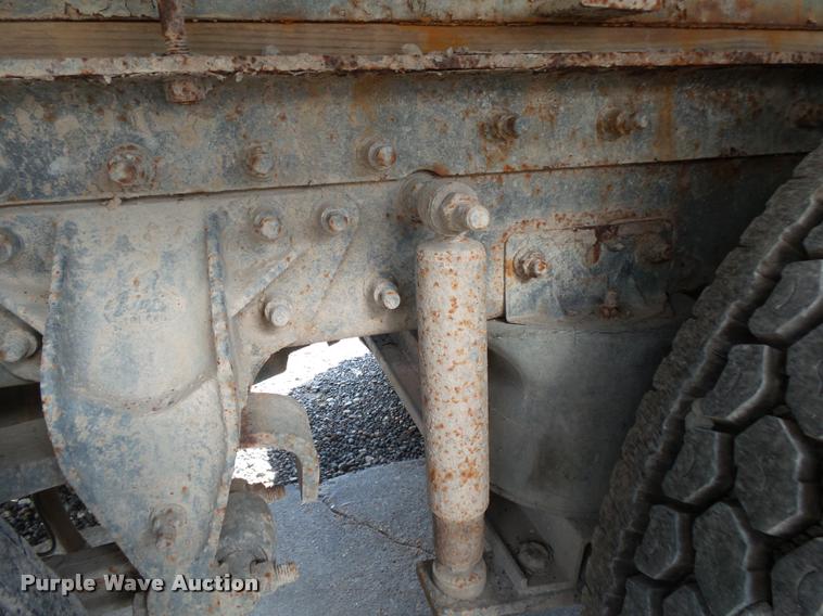 image for item K1095 2000 Mack CH613 tender truck