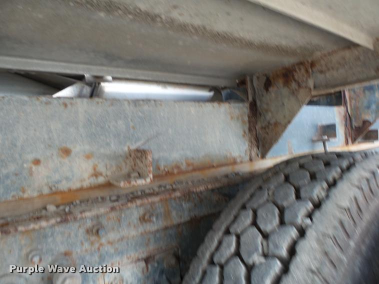 image for item K1095 2000 Mack CH613 tender truck