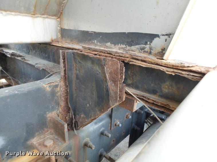 image for item K1095 2000 Mack CH613 tender truck