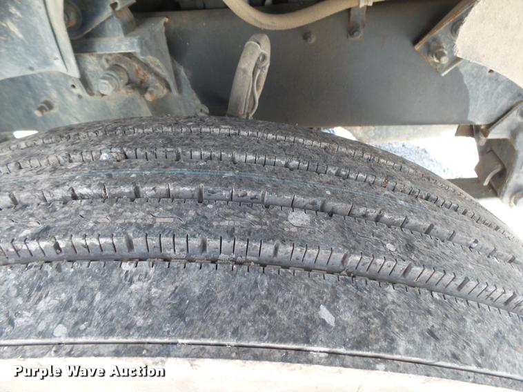 image for item K1095 2000 Mack CH613 tender truck