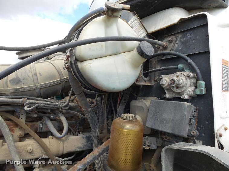 image for item K1095 2000 Mack CH613 tender truck