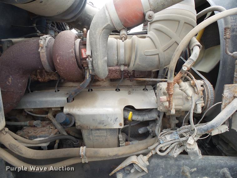 image for item K1095 2000 Mack CH613 tender truck