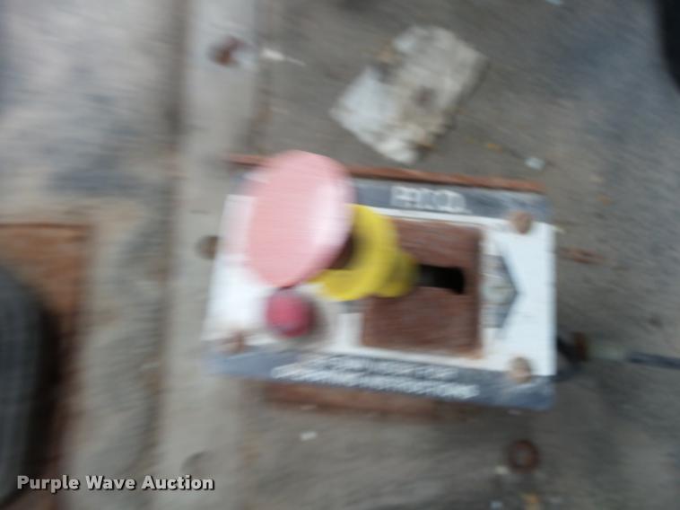 image for item K1095 2000 Mack CH613 tender truck