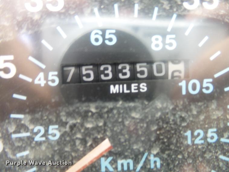 image for item K1095 2000 Mack CH613 tender truck