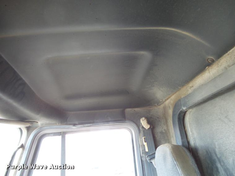 image for item K1095 2000 Mack CH613 tender truck