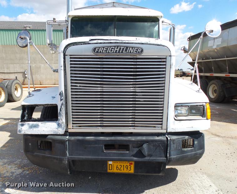 image for item K1096 1996 Freightliner FLD12064T tender truck