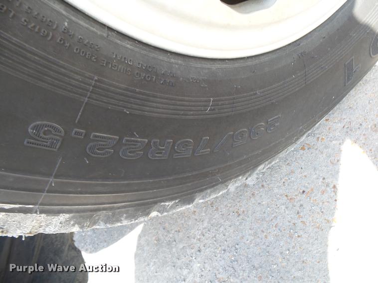 image for item K1096 1996 Freightliner FLD12064T tender truck