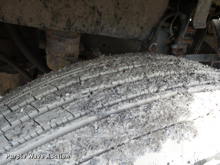 image for item K1096 1996 Freightliner FLD12064T tender truck