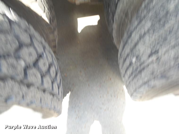 image for item K1096 1996 Freightliner FLD12064T tender truck