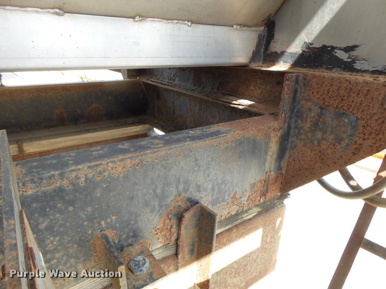 image for item K1096 1996 Freightliner FLD12064T tender truck