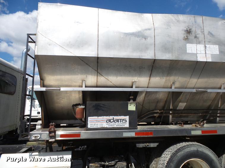 image for item K1096 1996 Freightliner FLD12064T tender truck