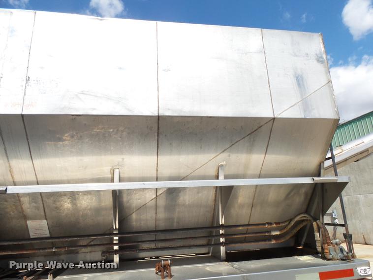 image for item K1096 1996 Freightliner FLD12064T tender truck