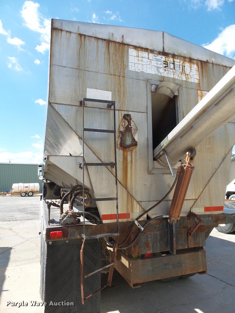 image for item K1096 1996 Freightliner FLD12064T tender truck