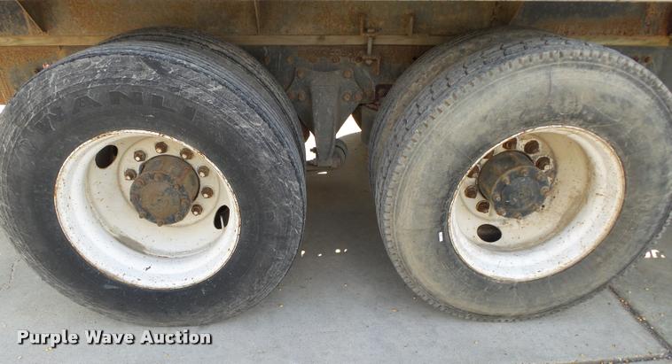 image for item K1096 1996 Freightliner FLD12064T tender truck