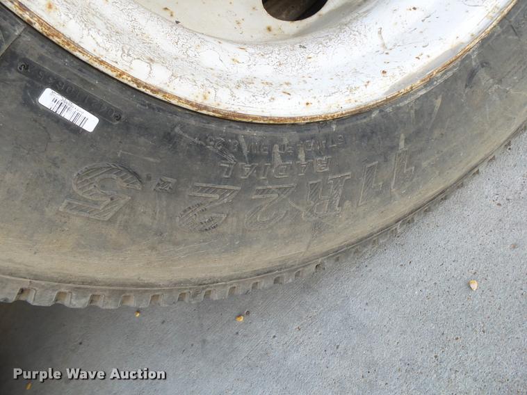 image for item K1096 1996 Freightliner FLD12064T tender truck