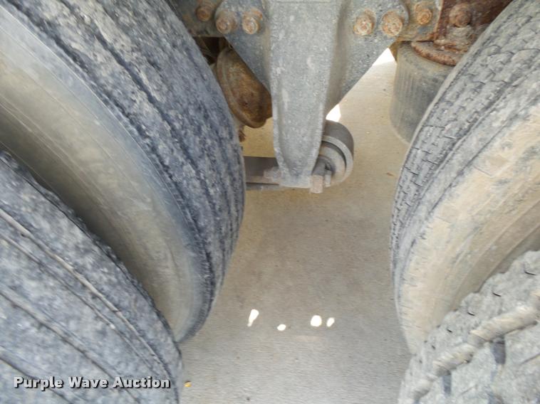 image for item K1096 1996 Freightliner FLD12064T tender truck