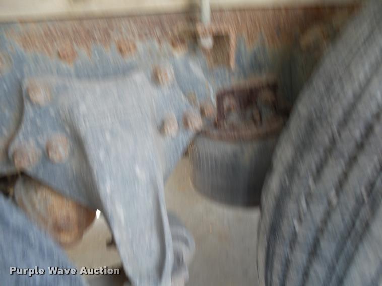 image for item K1096 1996 Freightliner FLD12064T tender truck