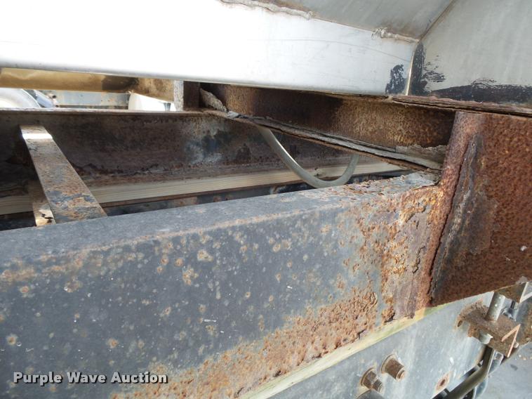 image for item K1096 1996 Freightliner FLD12064T tender truck