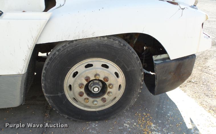 image for item K1096 1996 Freightliner FLD12064T tender truck