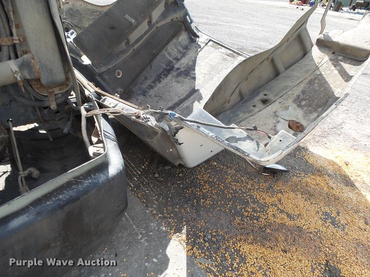 image for item K1096 1996 Freightliner FLD12064T tender truck