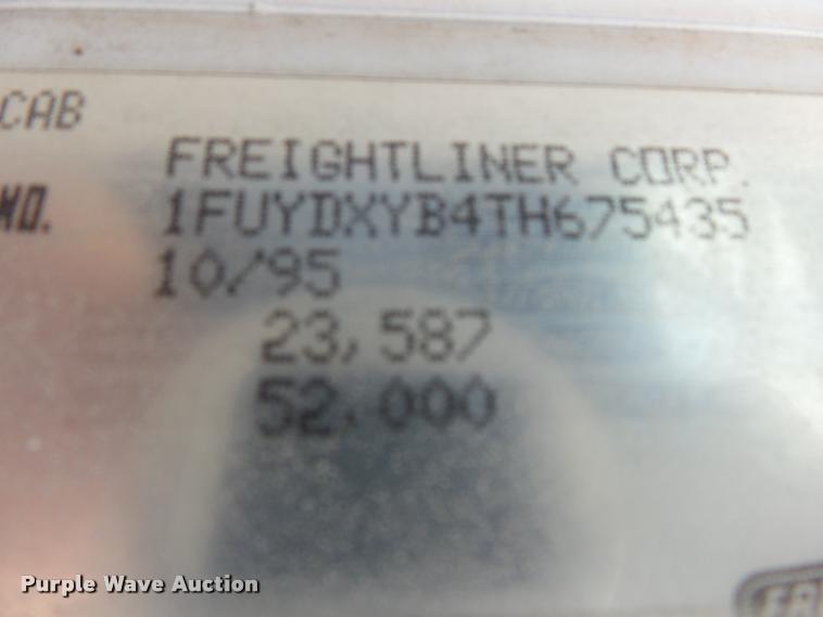 image for item K1096 1996 Freightliner FLD12064T tender truck