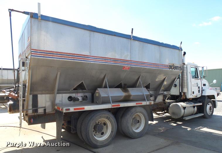 image for item K1098 2000 Mack CH613 tender truck