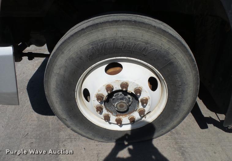 image for item K1098 2000 Mack CH613 tender truck