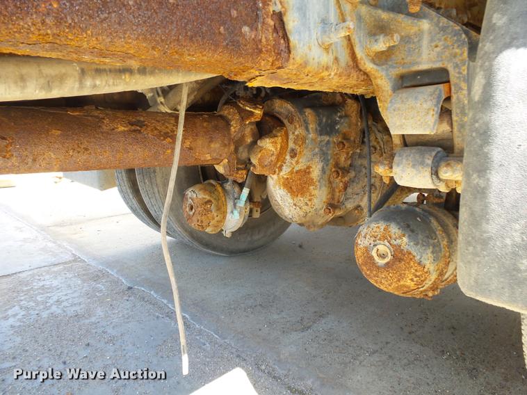 image for item K1098 2000 Mack CH613 tender truck