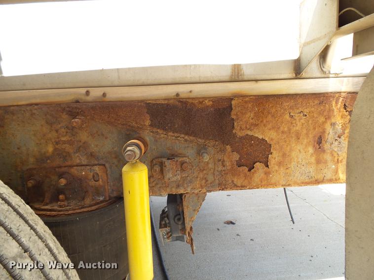 image for item K1098 2000 Mack CH613 tender truck